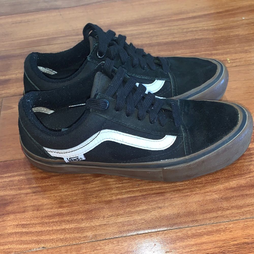 Vans Black and White skateboard Sneakers size 4